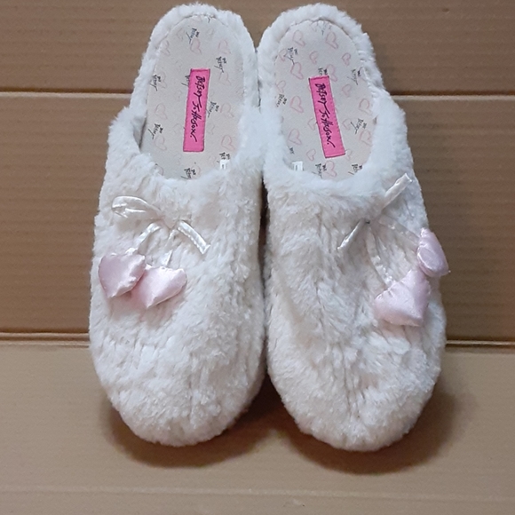 betsey johnson house shoes